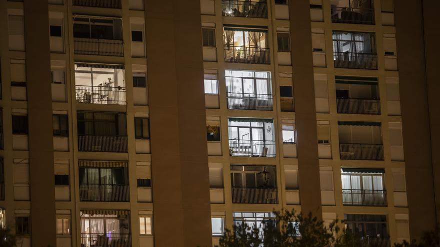 Las ayudas para pagar la luz y el gas se disparan un 57% en un mes en Zaragoza