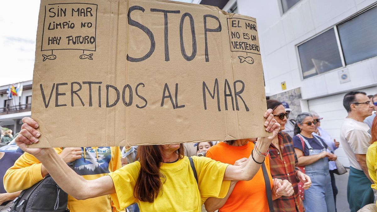 Manifestación en contra del cierre de Playa Jardín