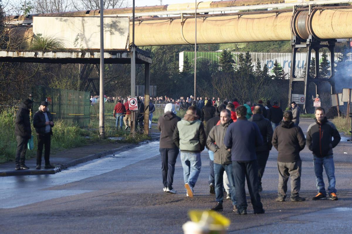 La huelga de la industria auxiliar asturiana, en imágenes