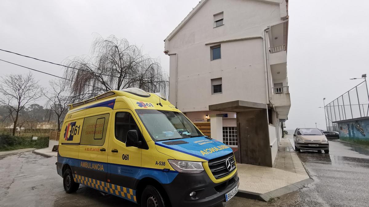 La ambulancia, hoy, en Rodeira. / S.A.