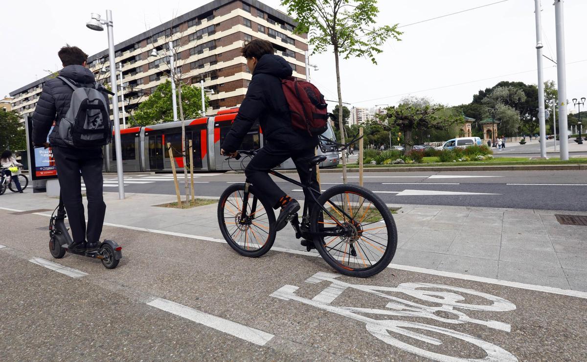 La DGT lo confirma: hacer un 'caballito' con tu bicicleta puede conllevar multas de hasta 500 euros en Zaragoza.