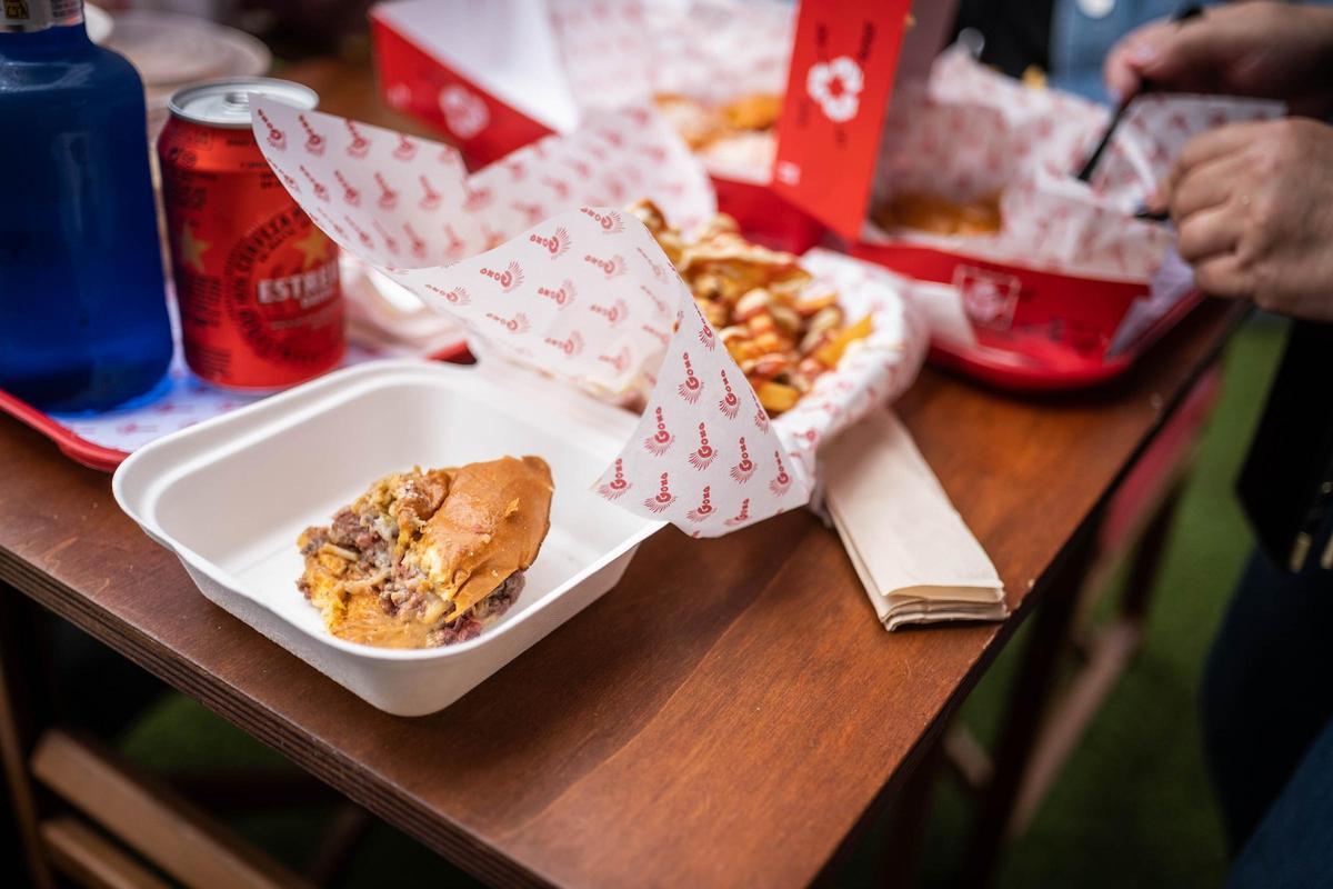 Colas en el estreno en Tenerife de GoXo, la food truck de Dabiz Muñoz
