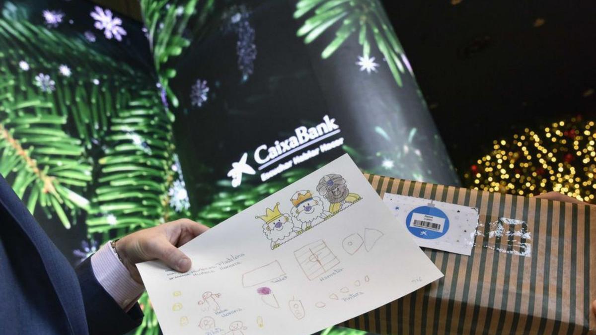 CaixaBank reparte más de 26.400 regalos de Navidad - Levante-EMV