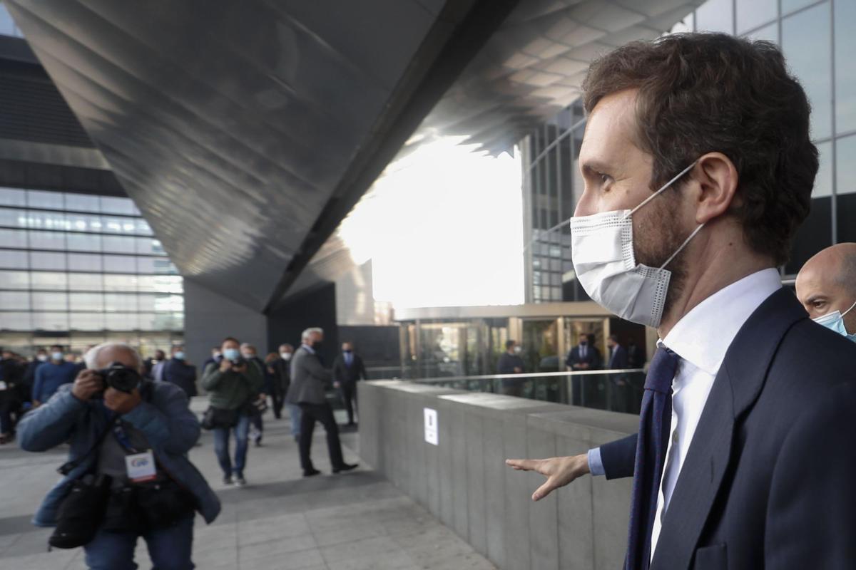 El actual presidente del PP, Pablo Casado, durante el XX Congreso Nacional del partido en Sevilla que comienza este viernes y que elegirá por aclamación a su nuevo presidente. EFE/ Julio Muñoz