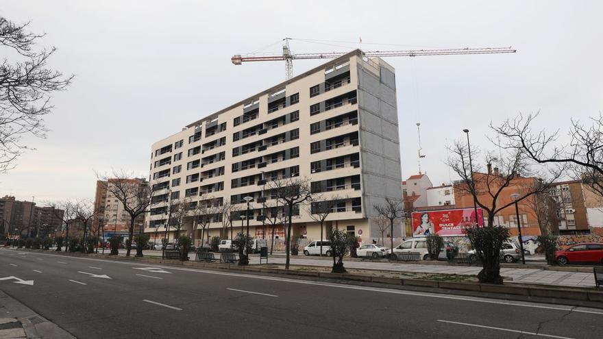 Licitan un contrato de 1,3 millones para reparar las viviendas de la Junta de Extremadura