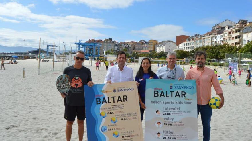 La playa de Baltar, epicentro del deporte al aire libre