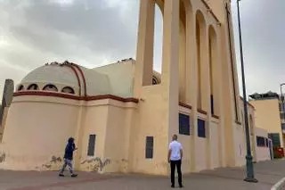 La iglesia española que reabrió en Dajla para atender a los migrantes de paso a Canarias