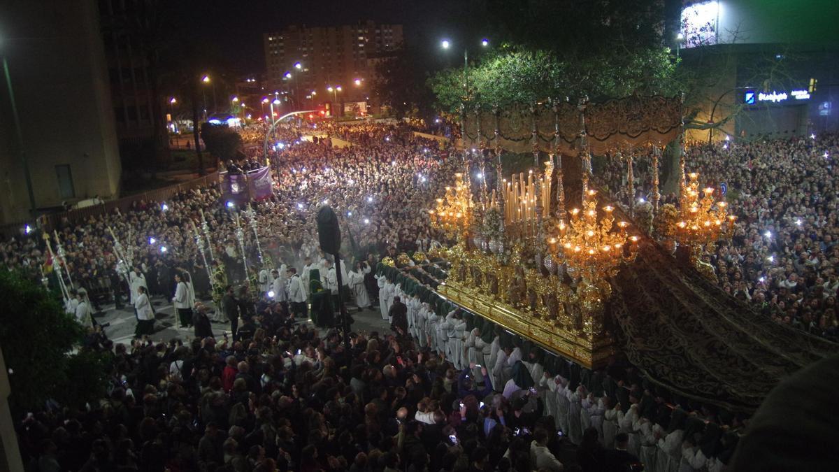 Salida de la Esperanza en el Jueves Santo de 2024.