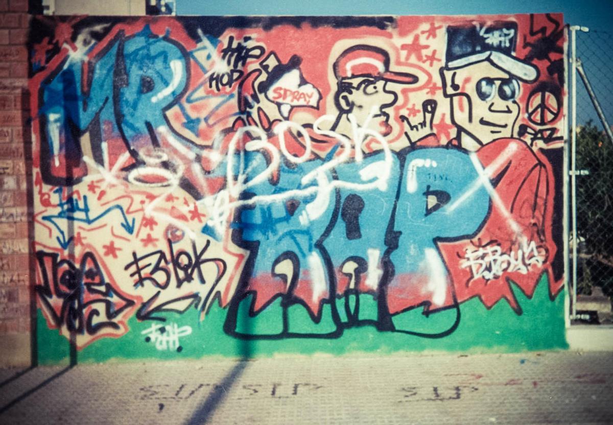 Grafiti “Mr Rap” realizado por Ice y Estik en Burriana en 1991.