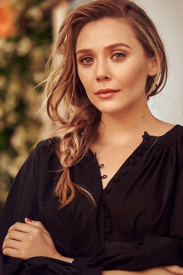 Elizabeth Olsen con una camisa de H&M