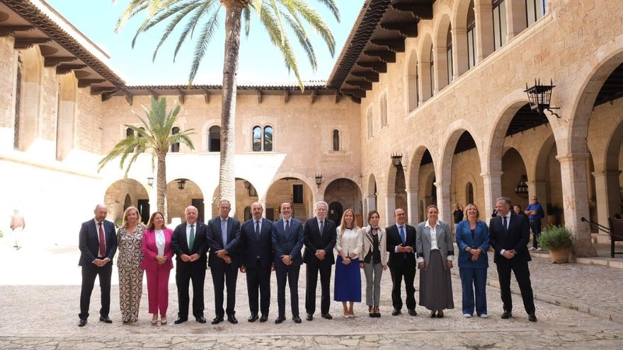 Astrid Pérez asiste en Palma de Mallorca a la primera reunión de la legislatura de las presidencias de los todos parlamentos españoles
