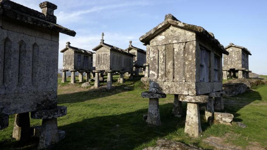 Hórreos de Lindoso (Ponte da Barca)