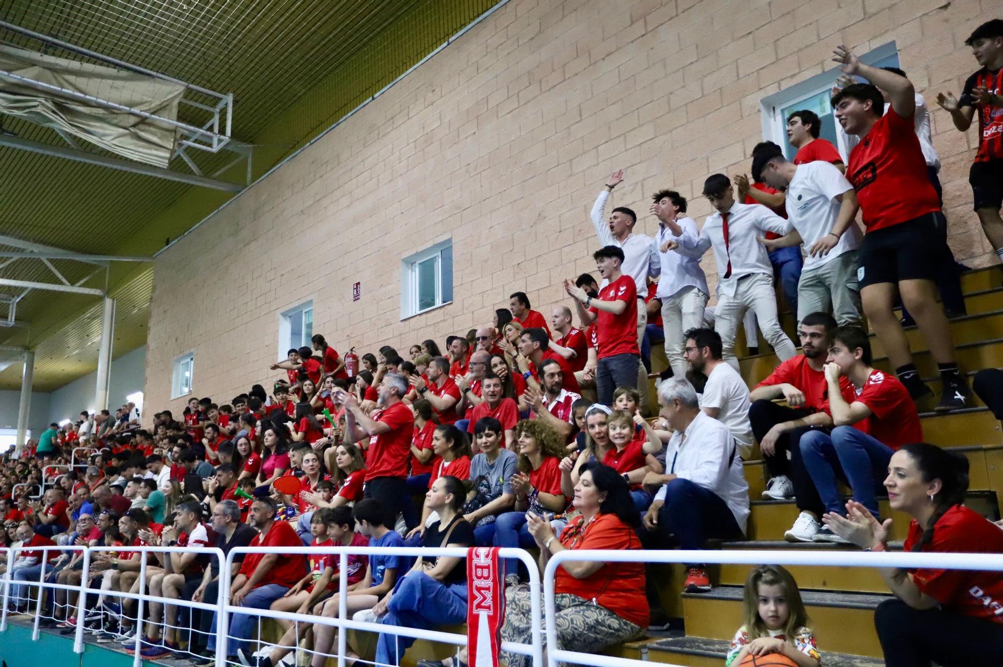 Cajasur Córdoba Balonmano-Ibiza: el partido de ida por el ascenso a División de Plata, en imágenes