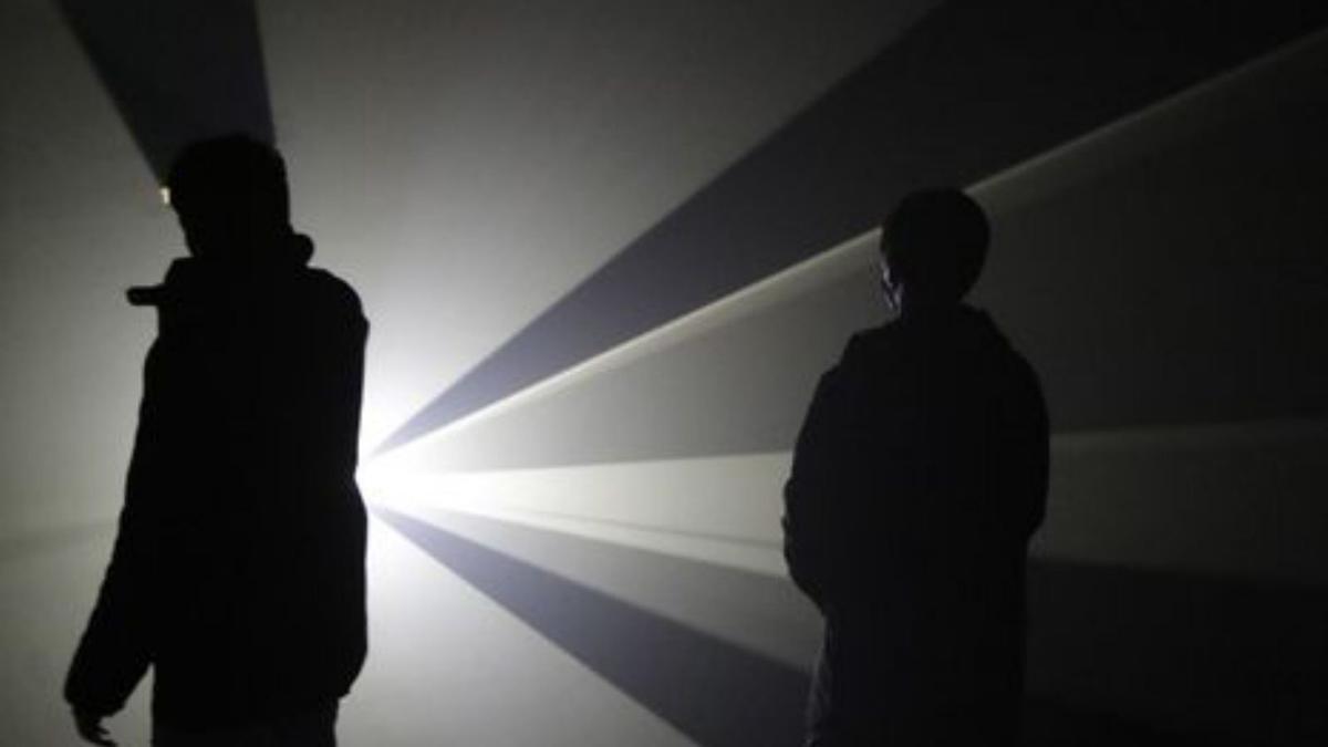 Instalación del artista Anthony McCall en el Pozu Santa Bárbara