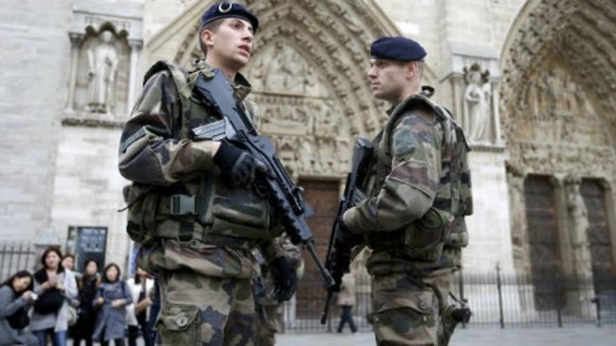 Francia identifica a otros dos terroristas