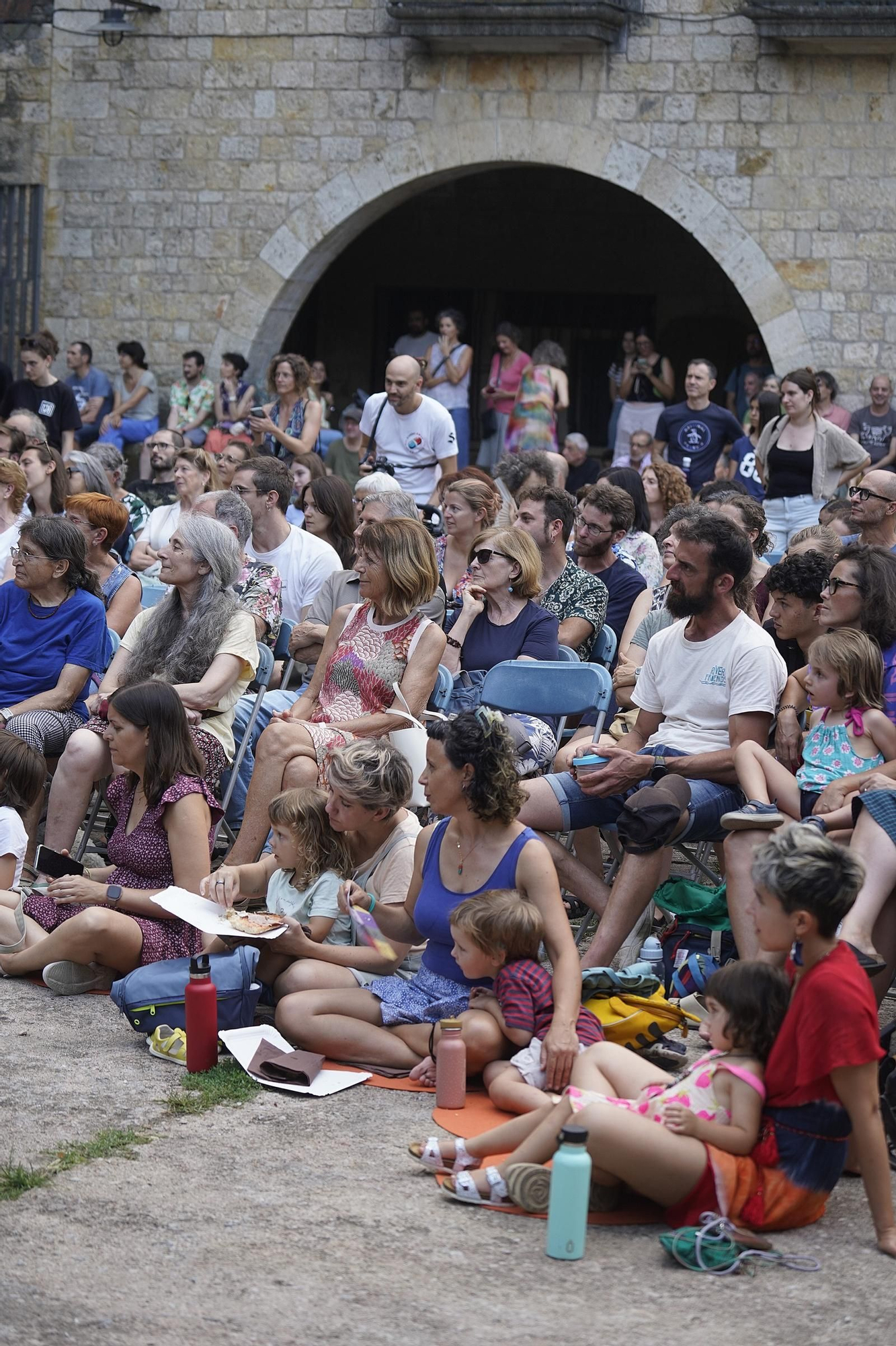Les fotos de l'Escènit, "un espectacle increïble" que duu la cultura als carrers de Girona