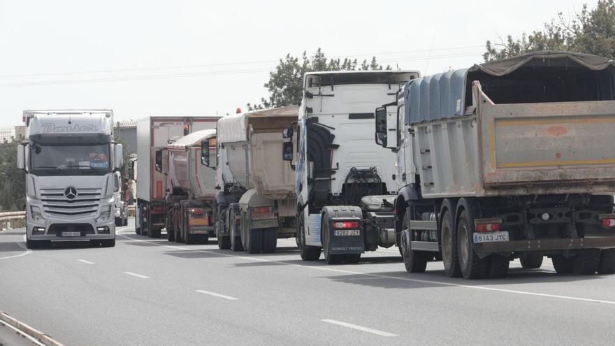 Los transportistas no encuentran camiones para renovar su flota