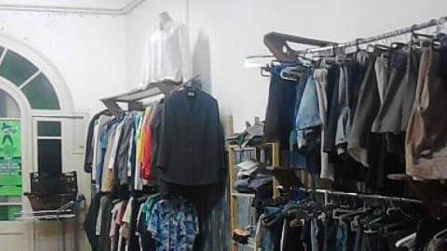 La botiga de roba gratuïta «La Biga» necessita roba d’estiu i d’hivern