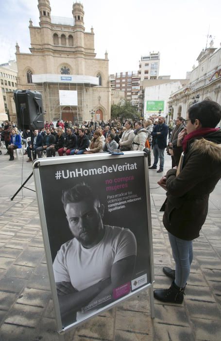 Castelló homenajea a las víctimas de la violencia machista