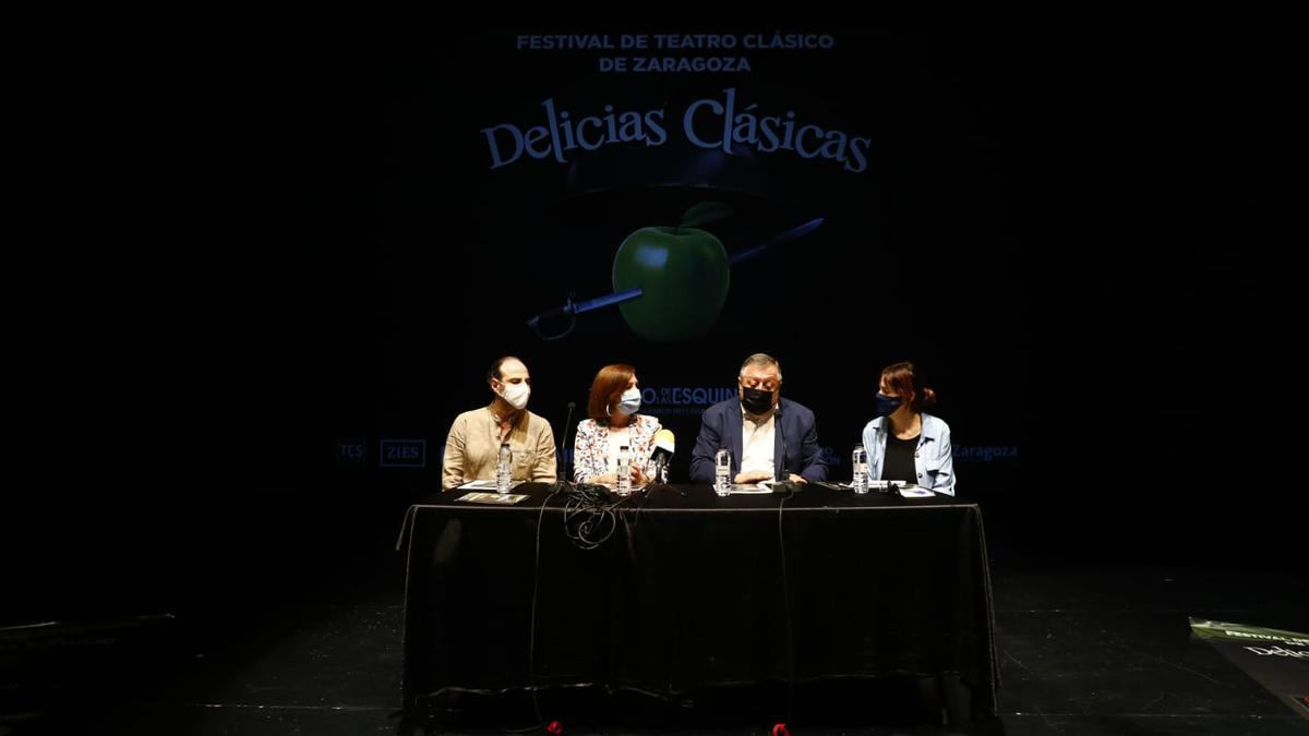 Carlos Martín, Sara Fernández, Alfonso Gómez y Raquel Anadón en la presentación de Delicias Clásicas.