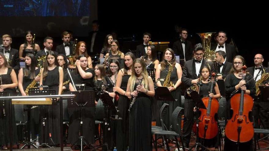 La Banda de Música de Vilagarcia interpretó en la gala temas de la banda sonora de Star Wars. // Noé Parga