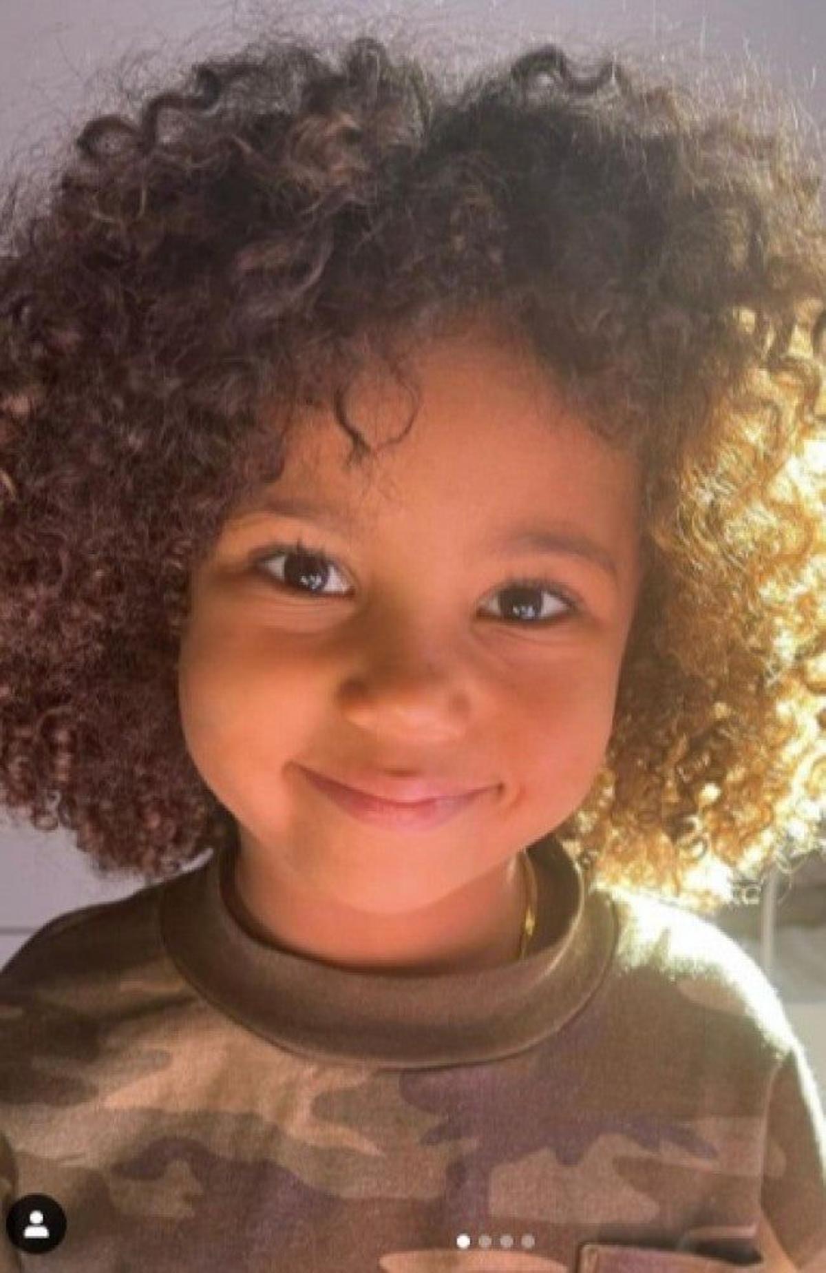 Saint West Kardashian después de cortarse el pelo él mismo