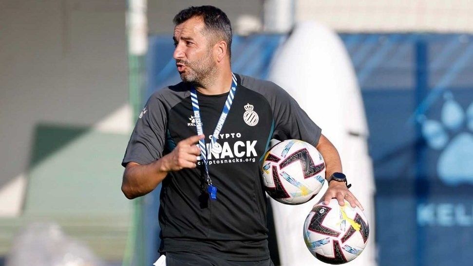 Diego Martínez, en un entrenamiento del Espanyol.