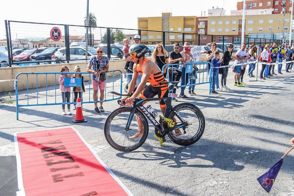 Gustavo Rodríguez y Anna Noguera ganan el Triatlón de Orihuela