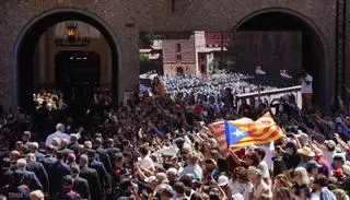 El Papa Lleó alça el català als peus de la Moreneta i agraeix l’esperit d’acollida en una jornada de fervor