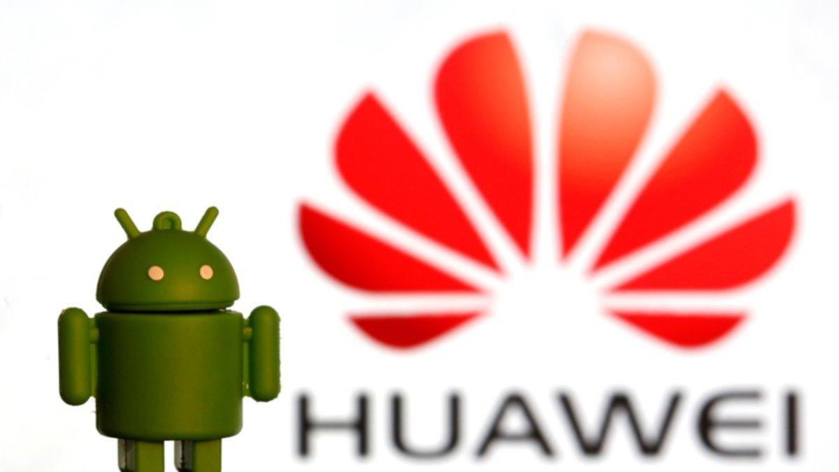 El robot de Android con el logotipo de Huawei de fondo