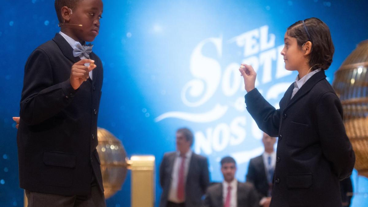 El momento en el que cantan por segunda vez el Gordo por error