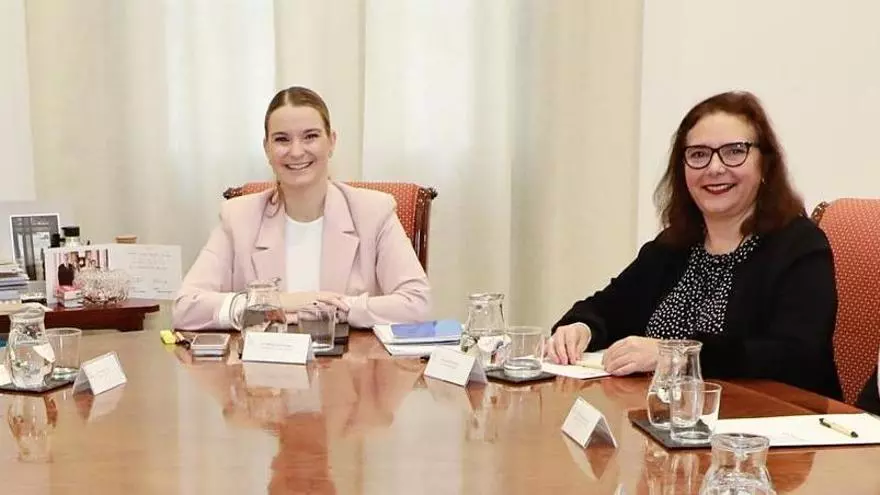 Prohens defiende a la consellera de Salud ante las críticas por su gestión: "Se han acabado Gaza y la flotilla maravilla, ahora toca sanidad"