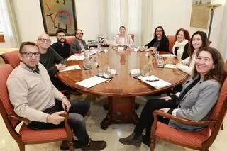 Prohens defiende a la consellera de Salud ante las críticas por su gestión: "Se han acabado Gaza y la flotilla maravilla, ahora toca sanidad"