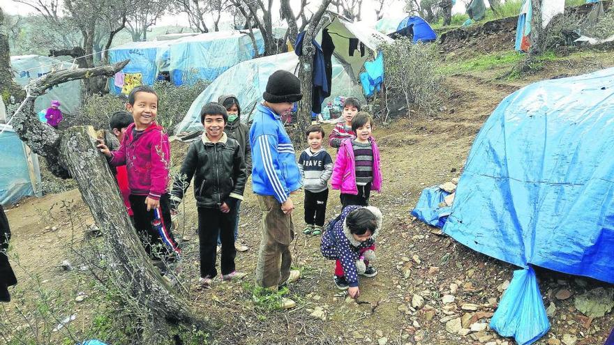 El juego entre los niños de los campos de refugiados es una de las pocas distracciones para ellos, pues no están escolarizados.