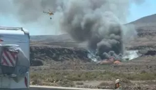El incendio en el vertedero de Juan Grande, en imágenes
