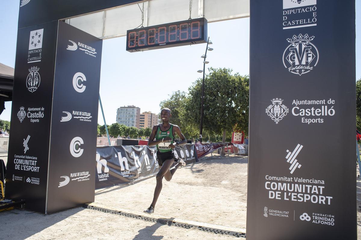 Rodrigue se mostró intratable desde la primera vuelta y venció con un tiempo de 22:04 (2:56/km)