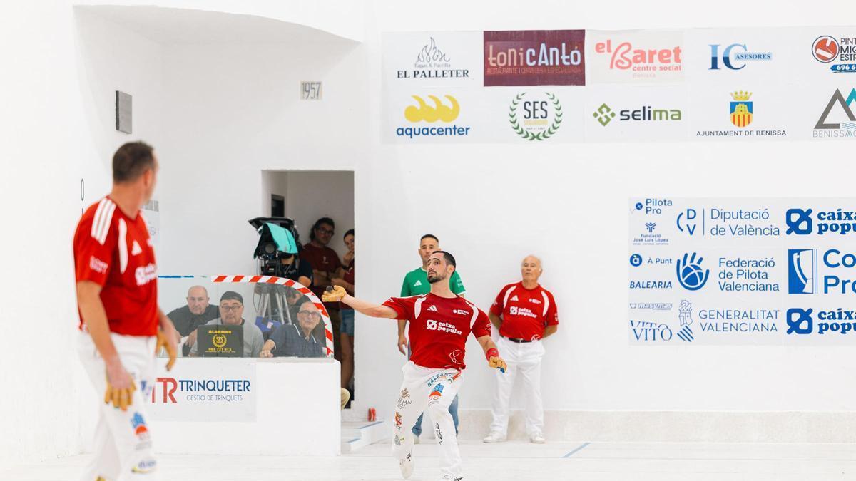 Giner i Tomas II (Murla Vall de Laguar) en una partida de Copa.