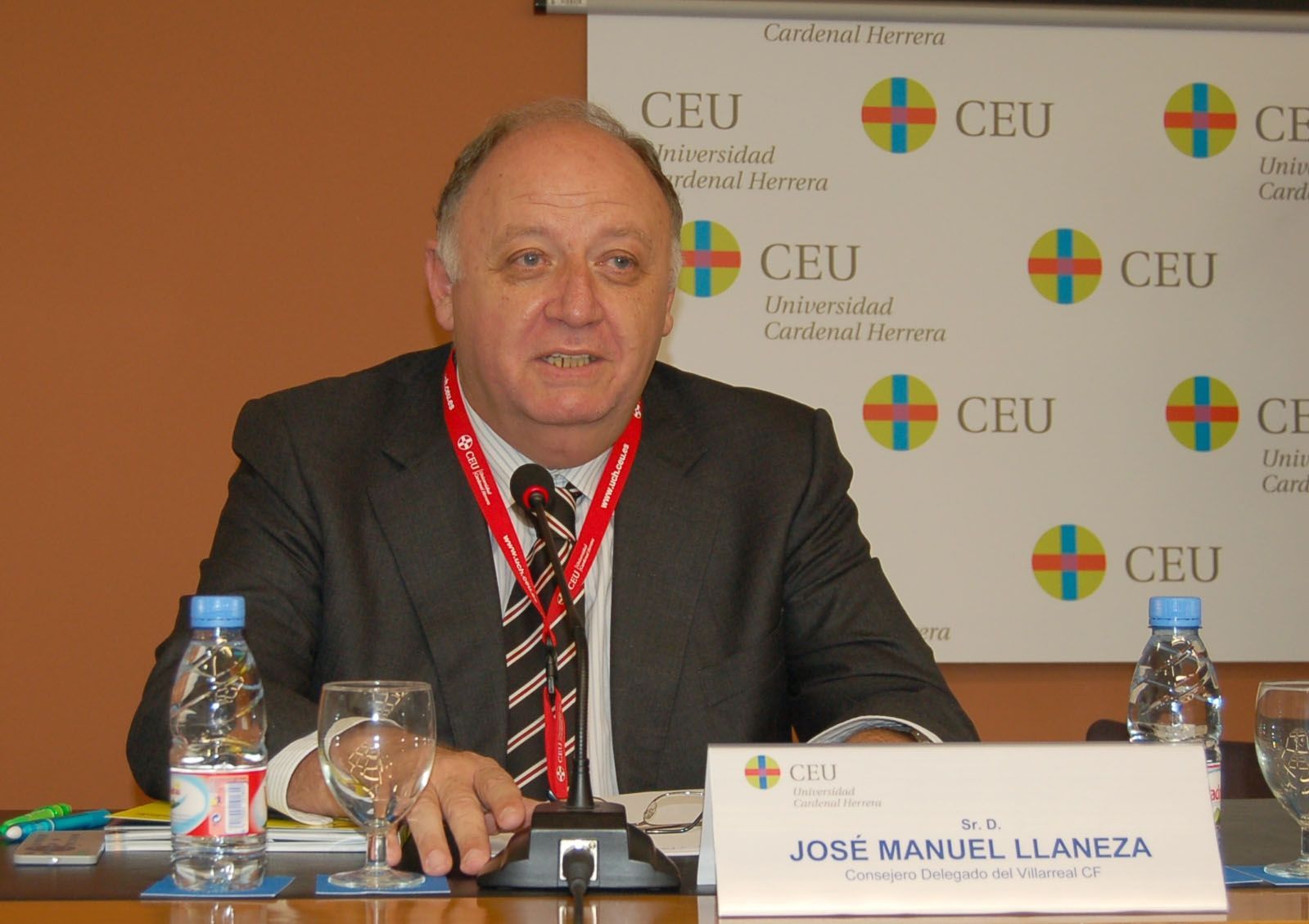 Eterno José Manuel Llaneza: Las mejores imágenes del histórico vicepresidente del Villarreal CF