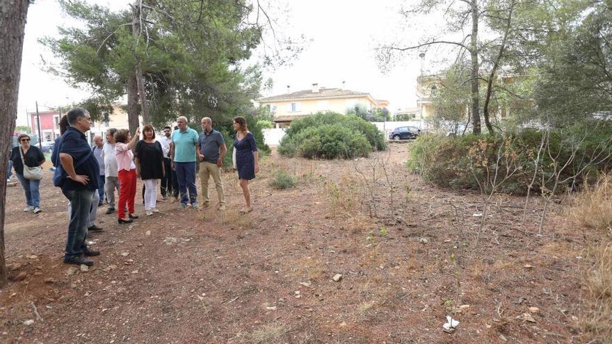 Visita de la presidenta Armengol al solar donde se construirá la residencia