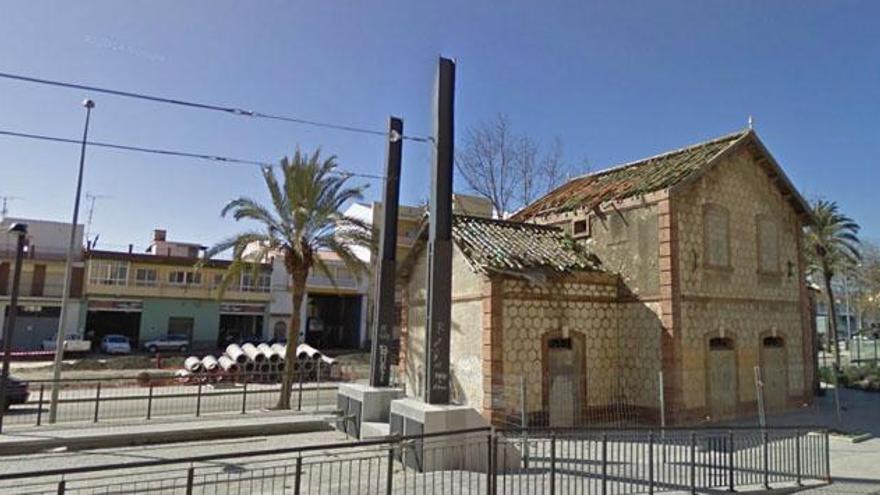 Una vista actual de la antigua estación de ferrocarril de Vélez Málaga.