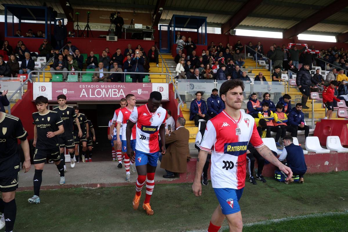 Las imágenes del duelo trascendental entre el Arosa y el Compostela Las imágenes del duelo trascendental entre el Arosa y el Compostela