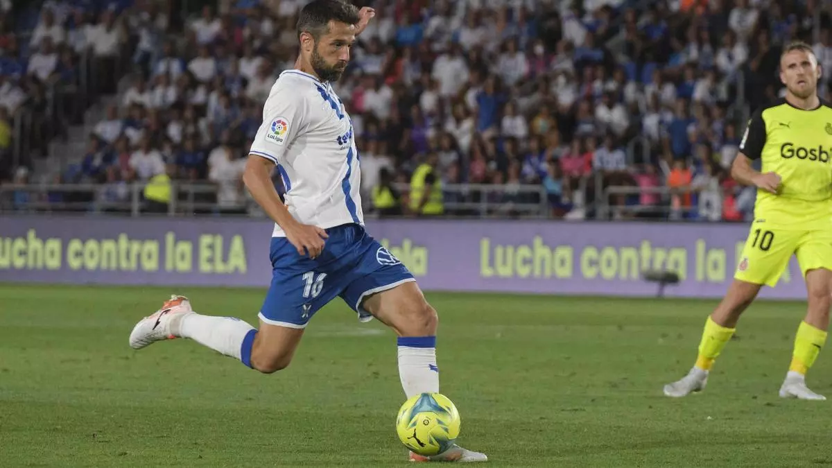 La cuenta pendiente de Aitor Sanz: un ascenso con el CD Tenerife