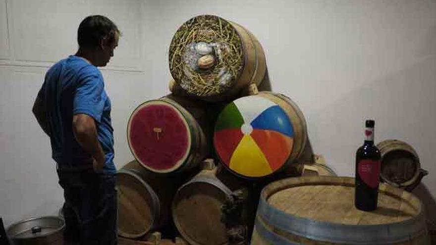 La obra de Begoña Junquera, en la vinoteca El Buen Amor