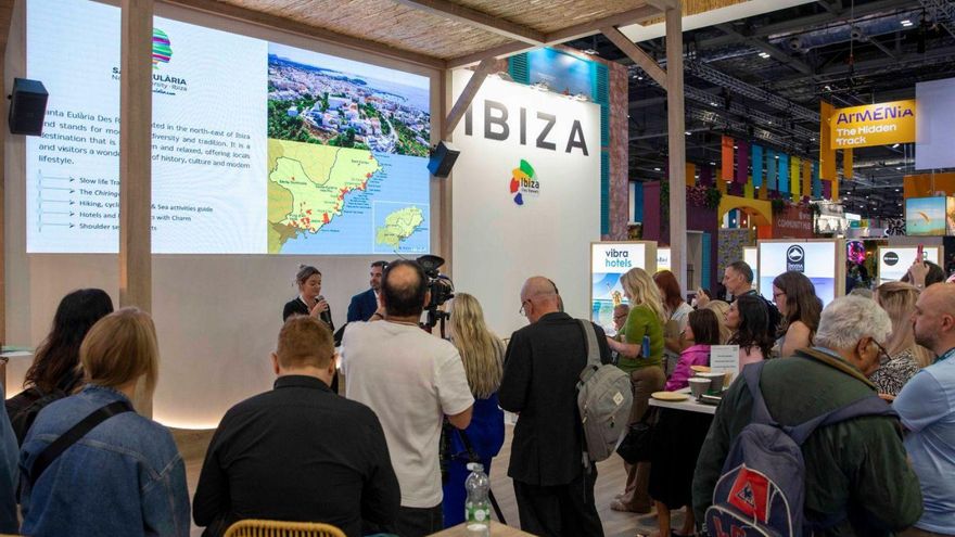 Formentera y Santa Eulària centran su promoción en los quioscos de playa