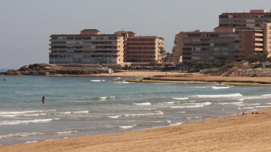 Una imagen de archivo de la playa de La Mata