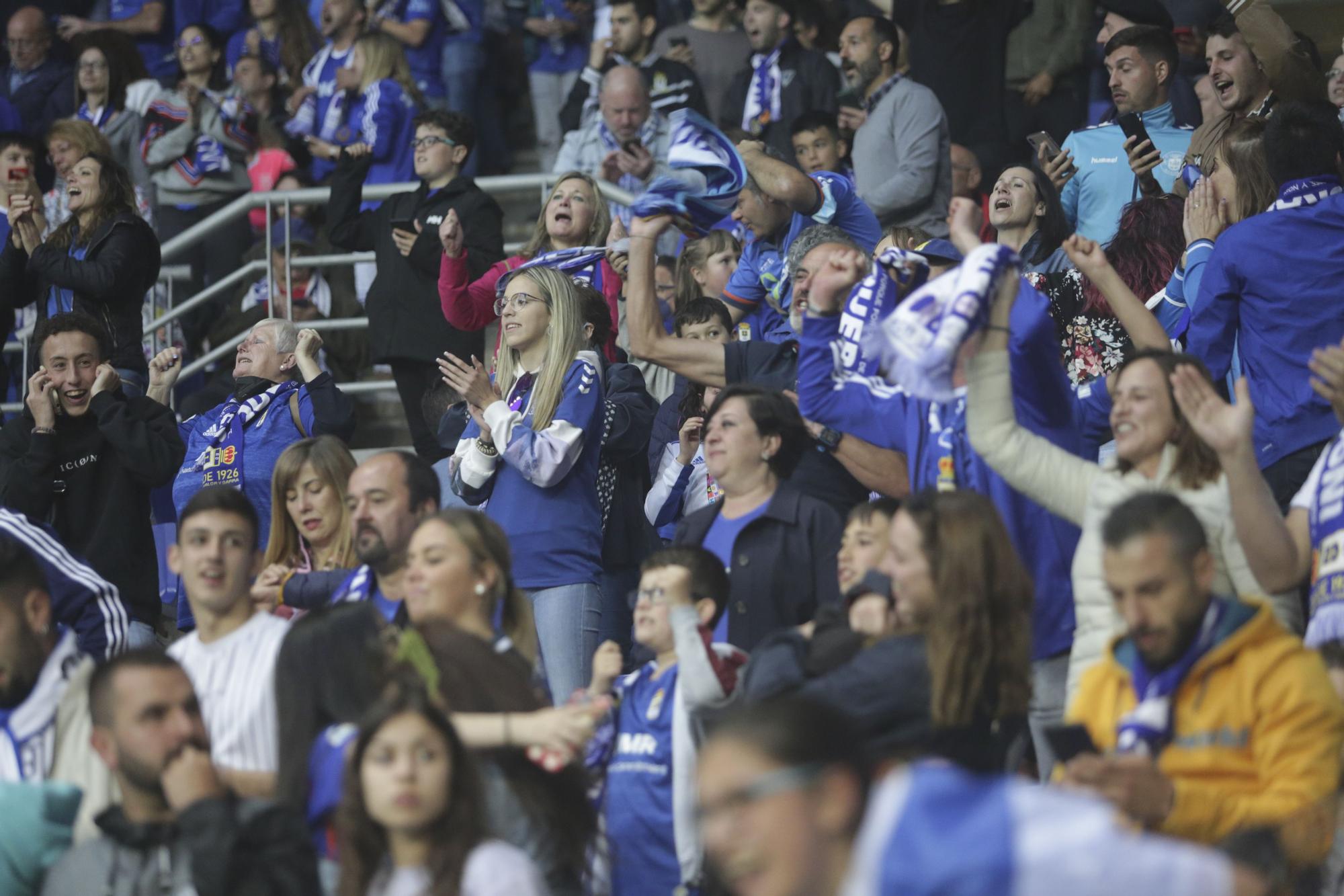 ¿Estuviste en el partido entre el Real Oviedo y el Ibiza? Búscate en esta galería de fotos