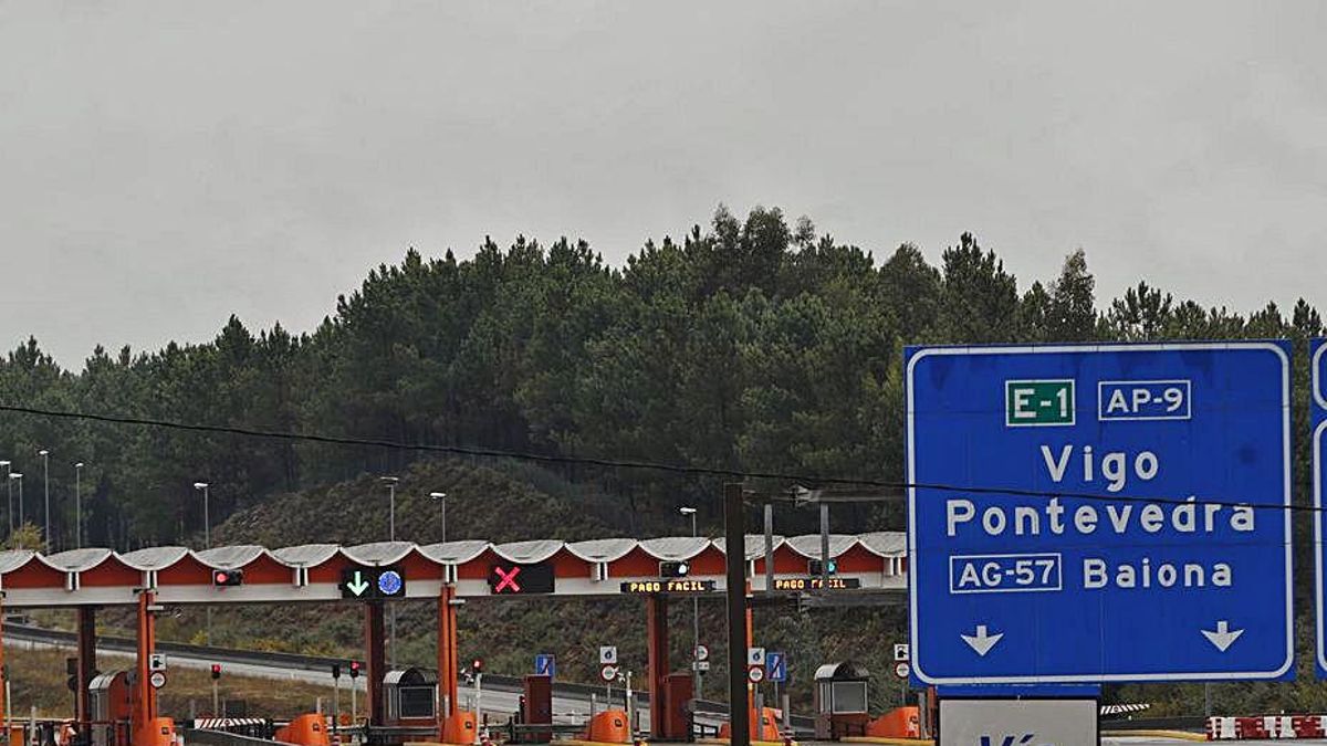 Peajes en la AP-9. | // RICARDO GROBAS