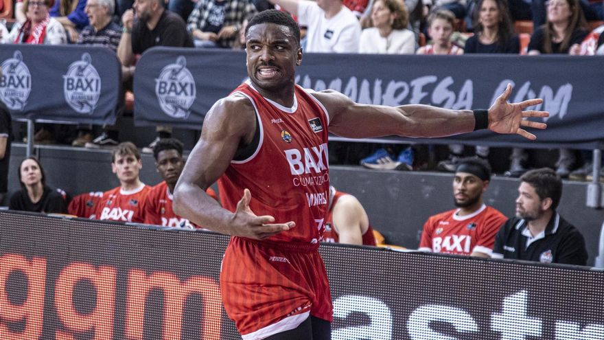 Retin Obasohan, un dels que continuarà a l'equip de cara a la temporada vinent