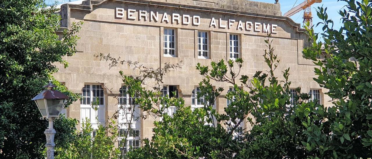 Fachada de la histórica conservera viguesa.