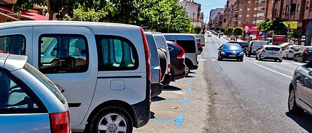 La zona azul pintada en Costera Pastor pero que aún no funciona.